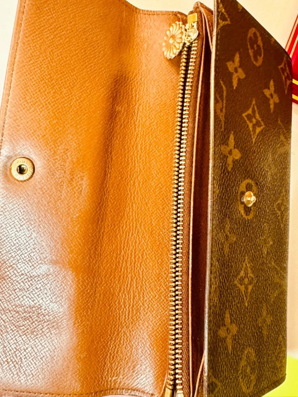 Louis Vuitton Monogram Sarah Long bifold Chain Wallet. - Picture 12 of 13